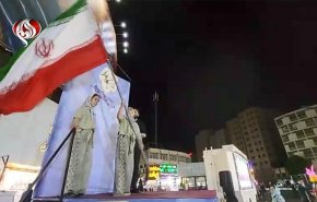 طهران تشهد مبادرة شعبية رمزية لرفع العلم الإيراني