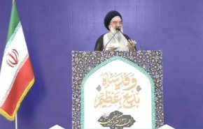 خطيب صلاة العيد في طهران: العدو المجنون سيأخذ حلم إذلال إيران إلى القبر