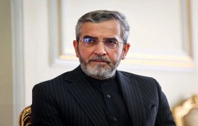 إيران وعمان تبحثان آلية جديدة لإدارة حركة السفن في مضيق هرمز