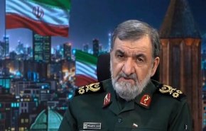 محسن رضائي: الرئيس الأمريكي يخون الدبلوماسية للمرة الثالثة

