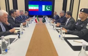 إيران: علينا ان نرفع حجم التبادل التجاري مع باكستان الى 10 مليارات دولار