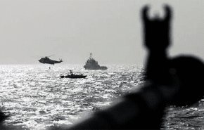 مصدر عسكري: السماح لعدد محدود فقط من السفن بالمرور يوميا عبر مضيق هرمز