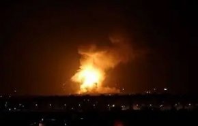 سماع دوي عدة انفجارات في جزيرة سيريك جنوب ايران
