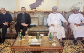 إيران وعُمان تبحثان آليات إدارة الملاحة في مضيق هرمز