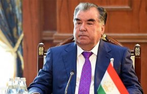 رئيس طاجيكستان سیشارک في مراسم وداع القائد الشهيد 