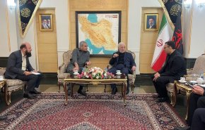 طهران تستقبل وزير الداخلية الباكستاني المشارك في مراسم التشييع