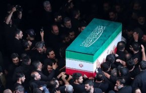 نقل الجثمان الطاهر للقائد الشهيد لمدينة قم استعدادا لمراسم التشییع