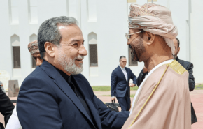 عُمان: استمرار المفاوضات الفنية والسياسية مع إيران بشأن مضيق هرمز
