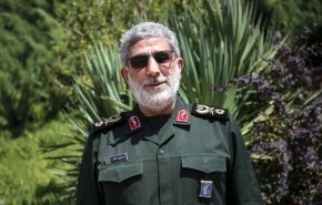 العميد قاآني يهنئ خليل الحية بانتخابه رئيسا لحركة حماس
