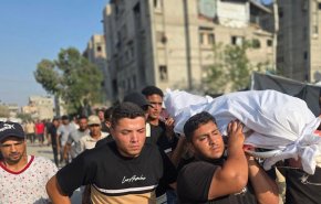 استشهاد فلسطيني وإصابة آخرين مع استمرار القصف 