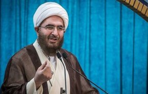خطيب جمعة طهران: الثورة الإسلامية ثمرة مدرسة عاشوراء