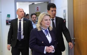تنظيف الأرض زحفًا.. شهادات مروعة لممارسات سارة نتنياهو بحق موظفيها