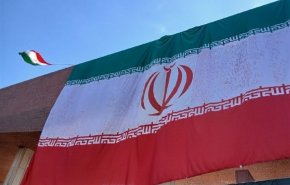 ابرپرچم ایران در سردر دانشگاه شریف به اهتزاز درآمد + فیلم