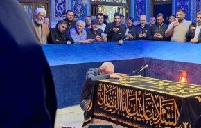 ادای احترام پزشکیان به مزار رهبر شهید انقلاب