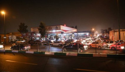 روایت تصویری از شب پُر استرس تهرانی‌ها
