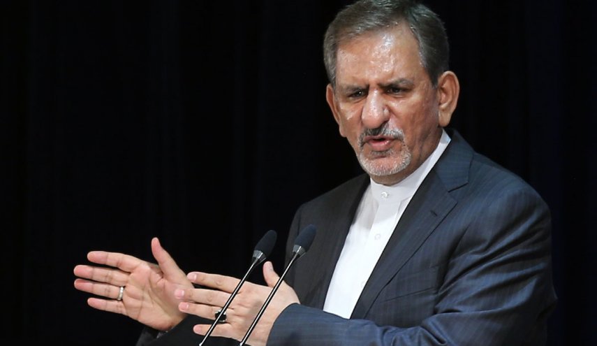 حذف مقررات دست و پا گیر بر سر راه فعالان اقتصادی ضروری است