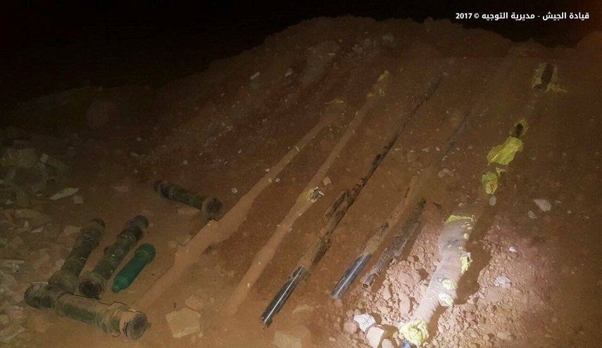 بالصورة : الجيش اللبناني يضبط صواريخ وذخائر في جرود عرسال