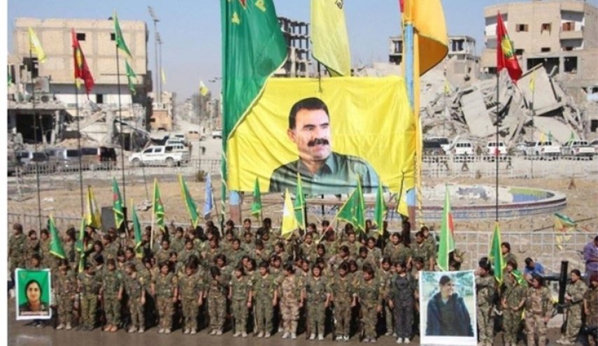 شاهد .. الأكراد يرفعون بالرقة صورة 