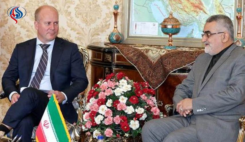 بروجردي: لا ينبغي السماح لأي بلد باتخاذ قرار احادي حول مصير الاتفاق النووي