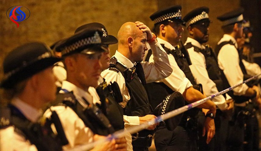 مسلح يحتجز رهائن بمدينة نونيتون في بريطانيا