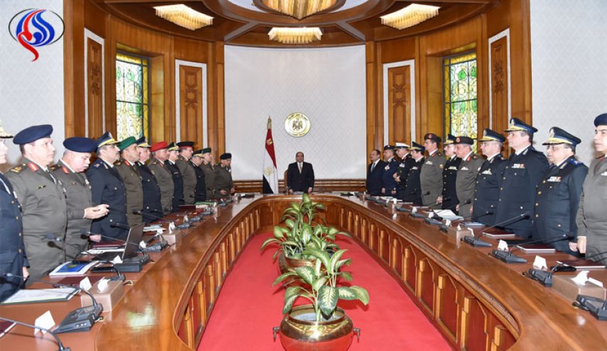ماذا وراء إطاحة السيسي بصهره رئيس الأركان وإقالات الداخلية؟