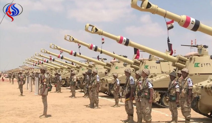 السيسي يتفقد الجيش الثالث
