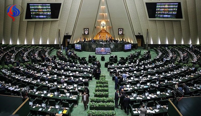 البرلمان الايراني يمنح الثقة لوزيري العلوم والطاقة المقترحين