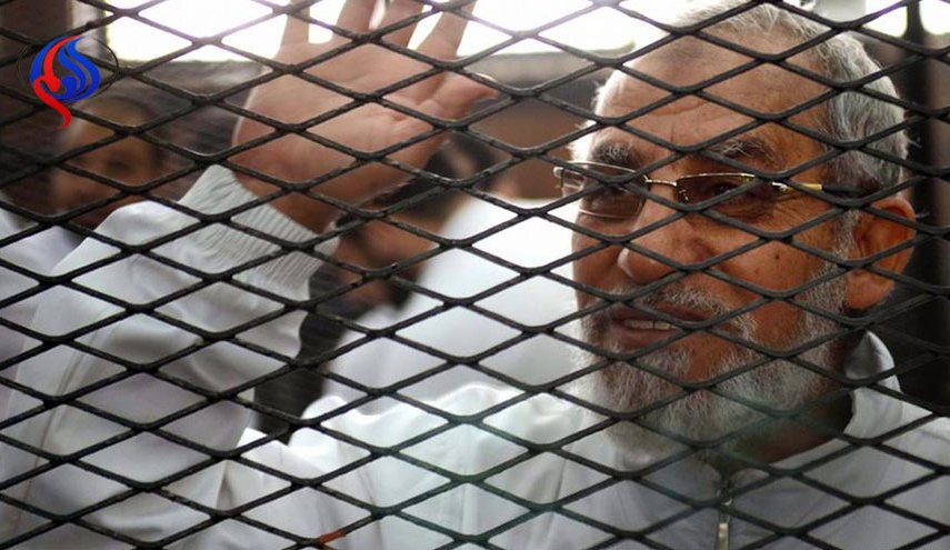 مصر.. محاكمة بديع و12 آخرين اليوم في 