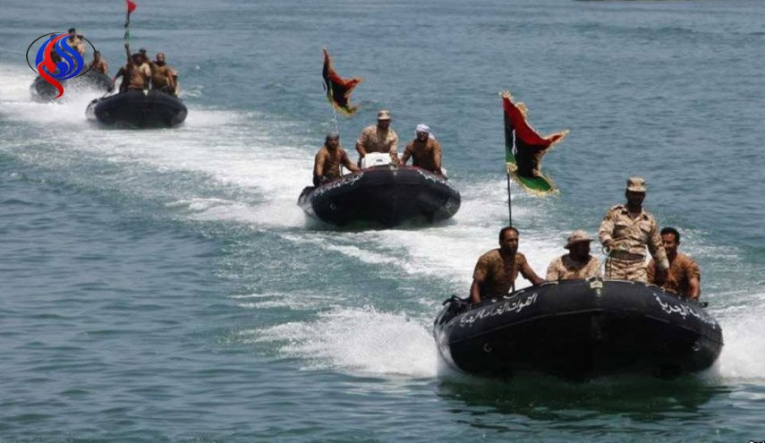 البحرية الليبية تنقذ 299 مهاجرا غير شرعي قبالة شواطئ زليتن