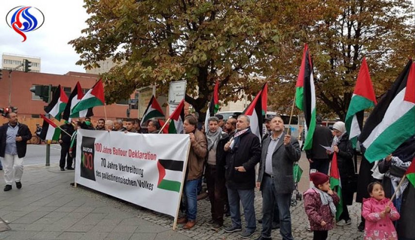 بمئوية بلفور.. مطالبات فلسطينية بمحاكمة بريطانيا