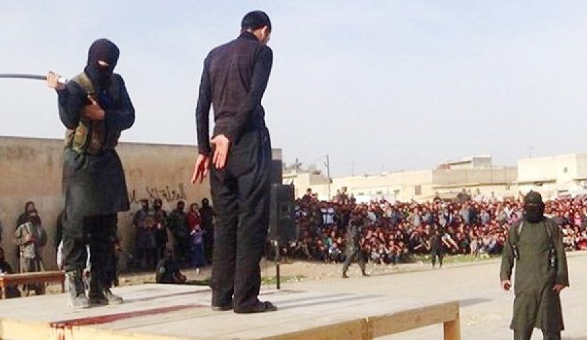في ريف حلب.. أحكام بالإعدام والجلد لمرتدي “الجينز”!