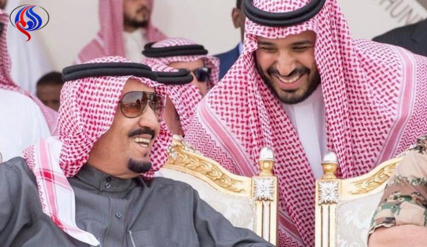 قهقهة بن سلمان بجانب القفص!