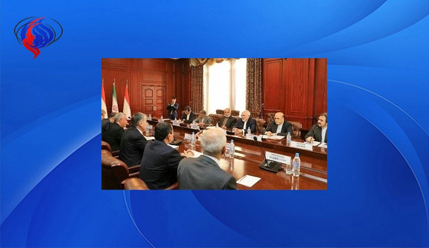 ظريف يبحث مع نظيره الطاجيكي العلاقات بين البلدين