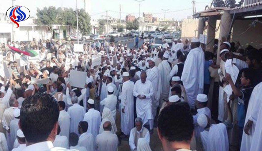 قبائل ورفلة تحذر أهالي الزنتان في ليبيا 