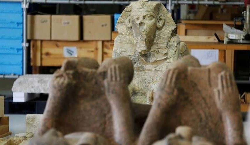 الإمارات تعيد لمصر قطعا أثرية مهربة