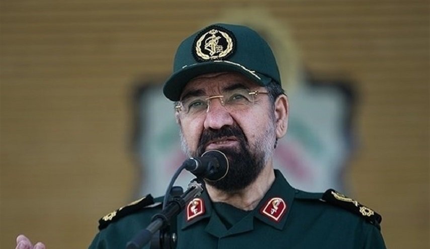 رضائي: صناعاتنا الصاروخية دفاعية وغير قابلة للتفاوض