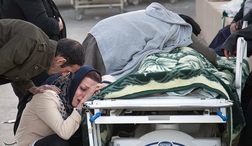 آخر الصور: ارتفاع عدد ضحايا زلزال ايران الى 341 