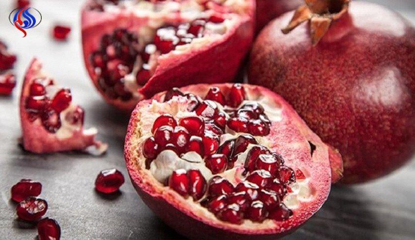 كيف نتخلص من بقع الرمان على الأظافر والملابس