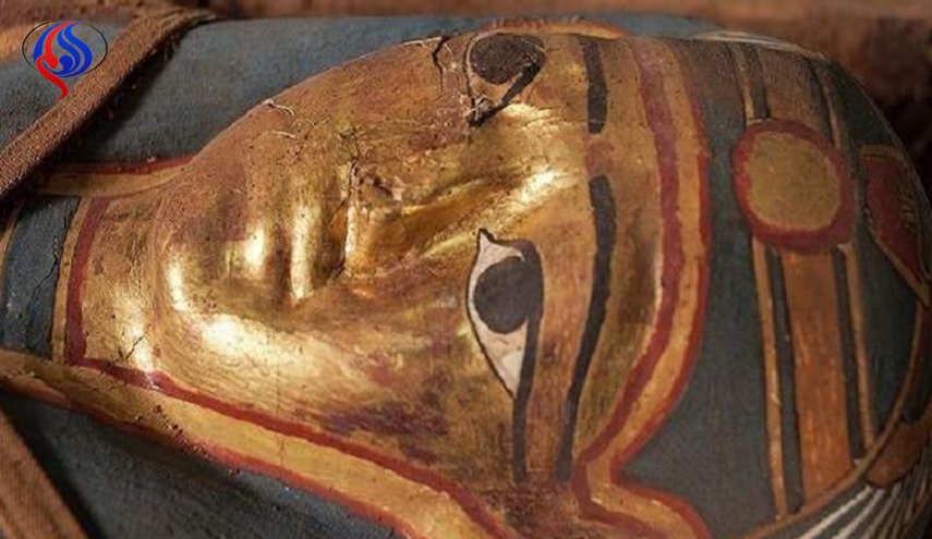 بالصور...العثور على مومياء في الفيوم بمصر