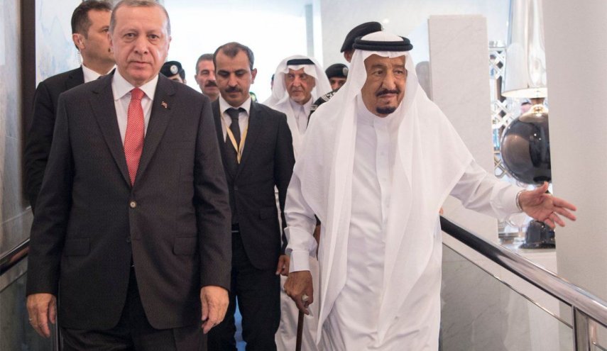 الملك سلمان واردوغان يبحثان هاتفياً تطورات الأحداث في المنطقة