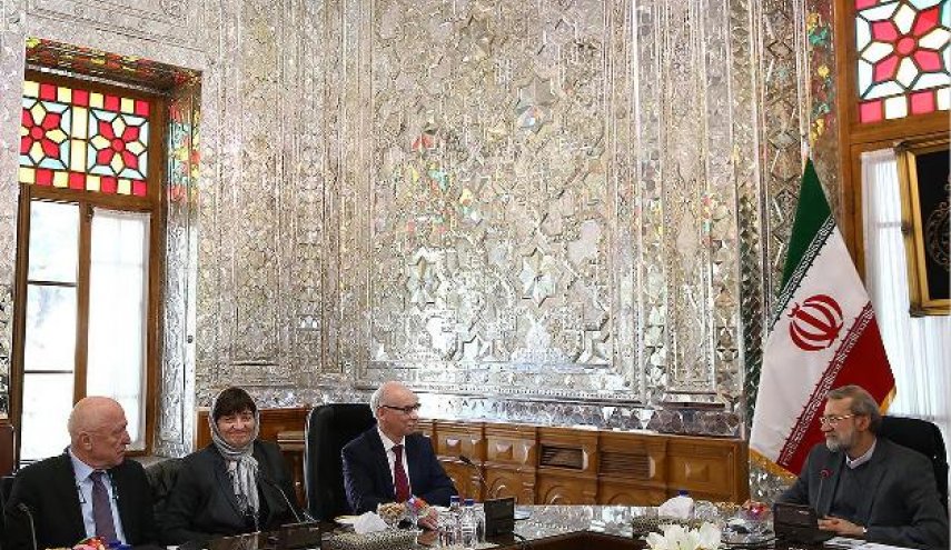 لاريجاني: ترامب يسعى للتخويف من ايران ويكافئ الدول الراعية للارهاب