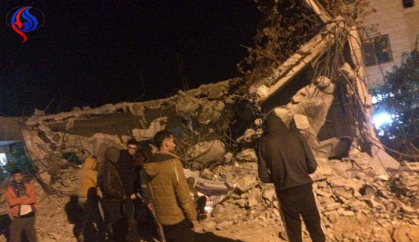 الاحتلال يهدم منزل أسير فلسطيني في الضفة الغربية
