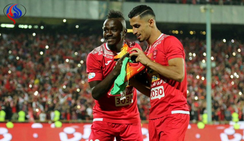 برسبوليس يواصل صدارته للدوري الايراني بفوز عريض على ذوب آهن
