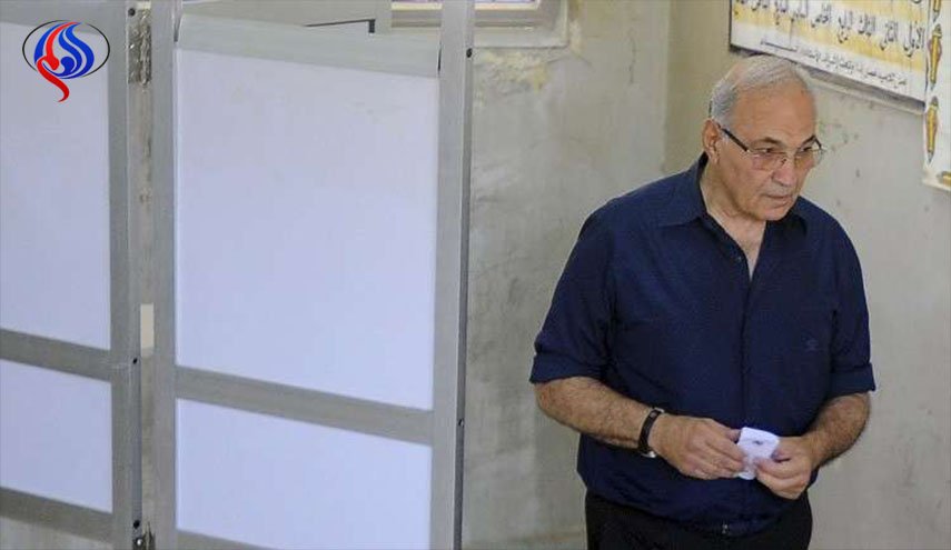 نيويورك تايمز: شفيق قد يواجه تهما بالخيانة

