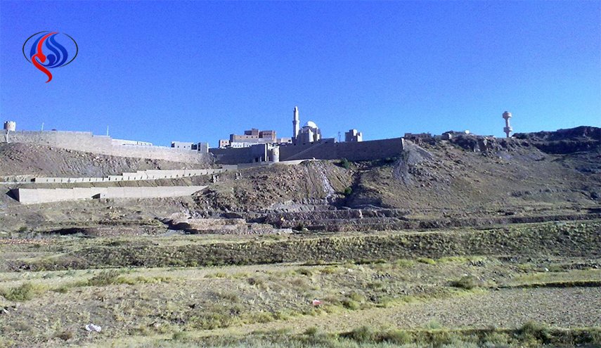 طيران العدوان يستهدف حصن عفاش بمديرية سنحان