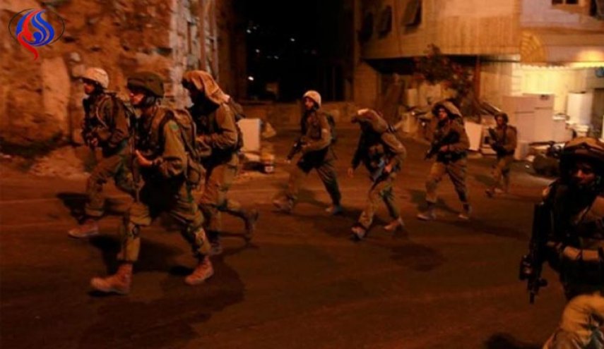 الاحتلال يعتقل أمين سر حركة فتح في القدس و7 أخرين بالضفة