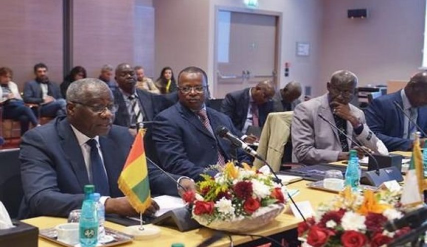 الجزائر وغينيا تنسقان جهودهما بخصوص الهجرة