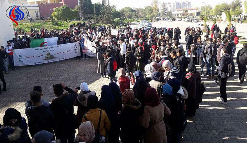 سخط طلابی فی الجزائر على قرار ترامب