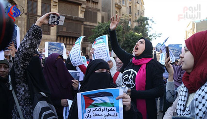 بالصور.. مظاهرات ضد قرار ترامب بعد صلاة الجمعة بالأزهر