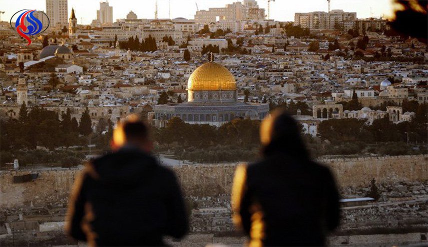 كاتبة مصرية: لن يتم تحرير القدس إلا بتحرير السعودية أولا